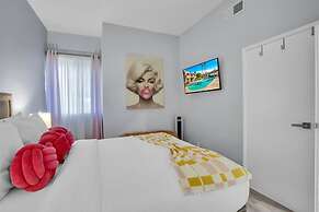 Hollywood Glam Hideaway