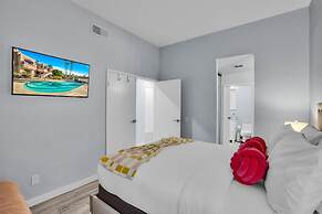 Hollywood Glam Hideaway