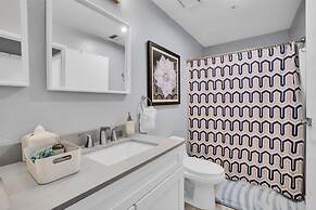 Hollywood Glam Hideaway