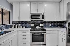 Hollywood Glam Hideaway