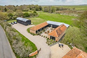 Host Stay Willow Barn