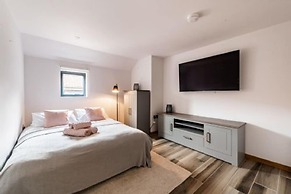 Host Stay Willow Barn