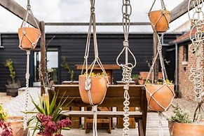 Host Stay Willow Barn