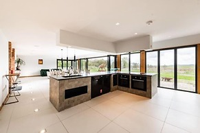 Host Stay Willow Barn