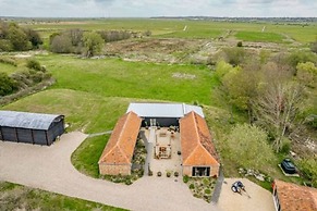 Host Stay Willow Barn