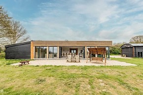 Host Stay Willow Barn