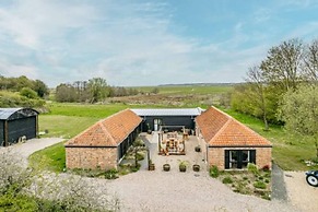 Host Stay Willow Barn