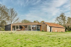 Host Stay Willow Barn