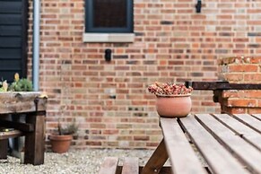 Host Stay Willow Barn