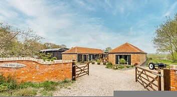 Host Stay Willow Barn