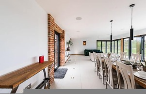 Host Stay Willow Barn