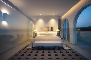 Miyue Shenzhen Blue and White Holy Island Cliff Pool Hotel