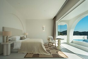 Miyue Shenzhen Blue and White Holy Island Cliff Pool Hotel