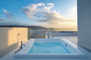 Miyue Shenzhen Blue and White Holy Island Cliff Pool Hotel