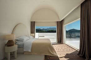 Miyue Shenzhen Blue and White Holy Island Cliff Pool Hotel