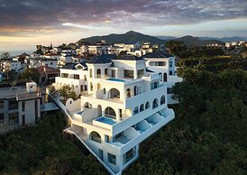 Miyue Shenzhen Blue and White Holy Island Cliff Pool Hotel