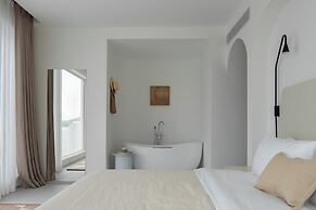Miyue Shenzhen Blue and White Holy Island Cliff Pool Hotel