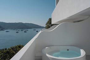 Miyue Shenzhen Blue and White Holy Island Cliff Pool Hotel