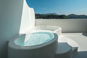 Miyue Shenzhen Blue and White Holy Island Cliff Pool Hotel