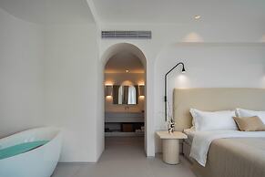 Miyue Shenzhen Blue and White Holy Island Cliff Pool Hotel