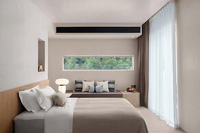 Miyue Shenzhen Blue and White Holy Island Cliff Pool Hotel
