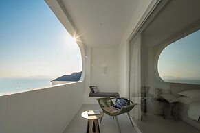 Miyue Shenzhen Blue and White Holy Island Cliff Pool Hotel