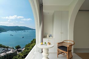 Miyue Shenzhen Blue and White Holy Island Cliff Pool Hotel