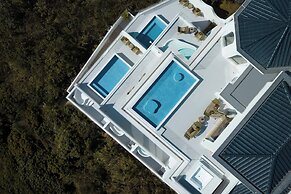 Miyue Shenzhen Blue and White Holy Island Cliff Pool Hotel