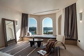 Miyue Shenzhen Blue and White Holy Island Cliff Pool Hotel