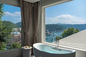 Miyue Shenzhen Blue and White Holy Island Cliff Pool Hotel