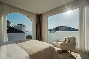 Miyue Shenzhen Blue and White Holy Island Cliff Pool Hotel