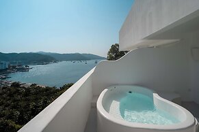 Miyue Shenzhen Blue and White Holy Island Cliff Pool Hotel