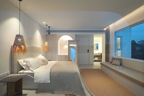 Miyue Shenzhen Blue and White Holy Island Cliff Pool Hotel