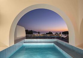 Miyue Shenzhen Blue and White Holy Island Cliff Pool Hotel