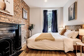 Historic Two Bedroom Facing Parliament