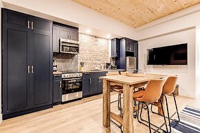 Historic Two Bedroom Facing Parliament