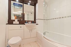 Sapphire Suite-citycentre-luxury-freeparking