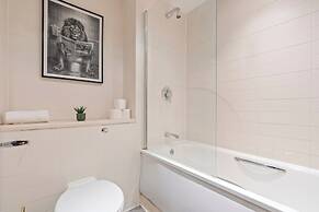 The Royale Penthouse - Skyline View - Balcony