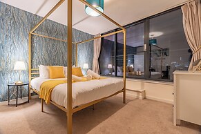 The Royale Penthouse - Skyline View - Balcony