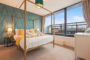 The Royale Penthouse - Skyline View - Balcony