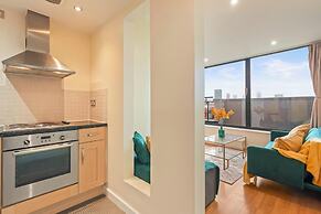 The Royale Penthouse - Skyline View - Balcony