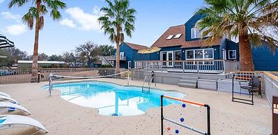 Hot Tub Pool Gameroom Guesthouse On 5A