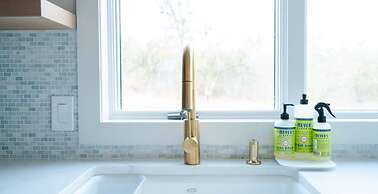 Hot Tub Pool Gameroom Guesthouse On 5A