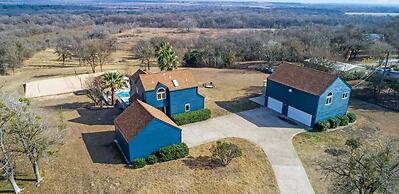Hot Tub Pool Gameroom Guesthouse On 5A