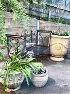 One Wee Cottage, A Romantic Secluded Provincial Abode Surrounded by Vi