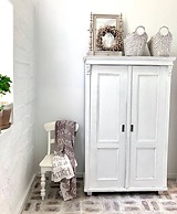 One Wee Cottage, A Romantic Secluded Provincial Abode Surrounded by Vi