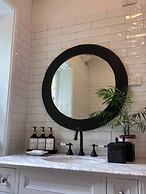 One Wee Cottage, A Romantic Secluded Provincial Abode Surrounded by Vi