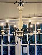 One Wee Cottage, A Romantic Secluded Provincial Abode Surrounded by Vi