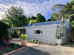 One Wee Cottage, A Romantic Secluded Provincial Abode Surrounded by Vi