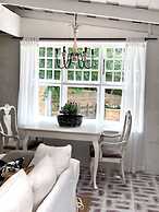 One Wee Cottage, A Romantic Secluded Provincial Abode Surrounded by Vi